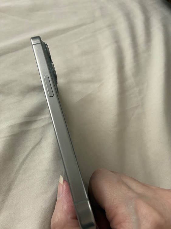 iPhone iPhone 15 Pro 256GB SIMフリー（スマホ）の商品画像 - 査定依頼日：2026年9月28日 - 最高査定価格：92,000円