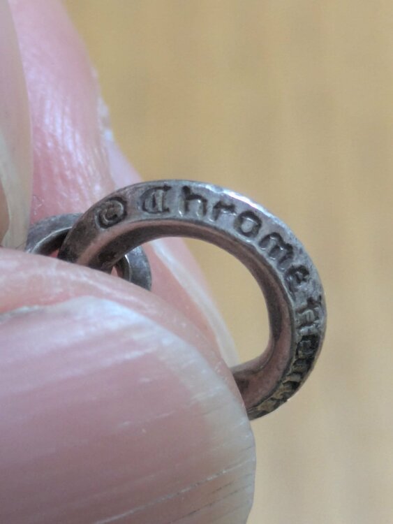 タイニーCHクロスチャーム（古着・ファッション）の商品画像 - 査定依頼日：2025年12月29日 - 最高査定価格：12,000円