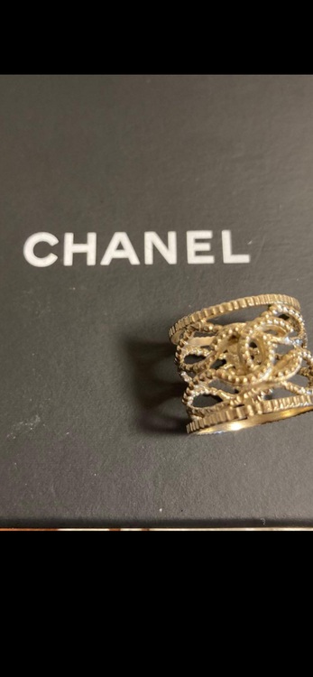 透かしリング（ブランド財布・小物）の商品画像 - 査定依頼日：2025年10月30日 - 最高査定価格：25,000円