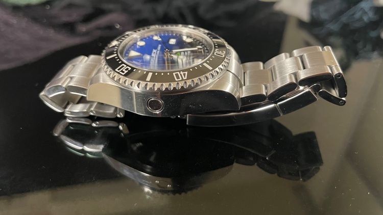 ロレックス シードゥエラー 12666（高級時計）の商品画像 - 査定依頼日：2025年10月2日 - 最高査定価格：1,950,000円