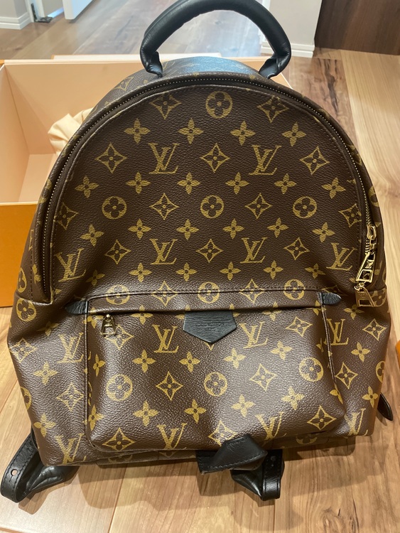 バックパック（ブランドバッグ）の商品画像 - 査定依頼日：2025年10月8日 - 最高査定価格：180,000円