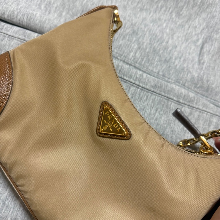 プラダ  （ブランドバッグ）の商品画像 - 査定依頼日：2025年10月8日 - 最高査定価格：210,000円