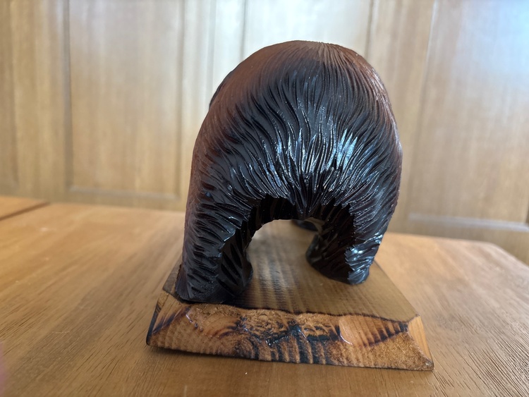 木彫り熊（美術品・骨董品）の商品画像 - 査定依頼日：2026年3月26日 - 最高査定価格：2,000円