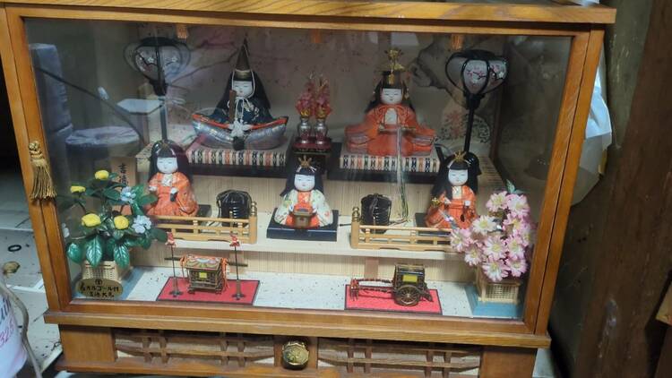 雛人形2段飾り（美術品・骨董品）の商品画像 - 査定依頼日：2026年4月5日 - 最高査定価格：500円