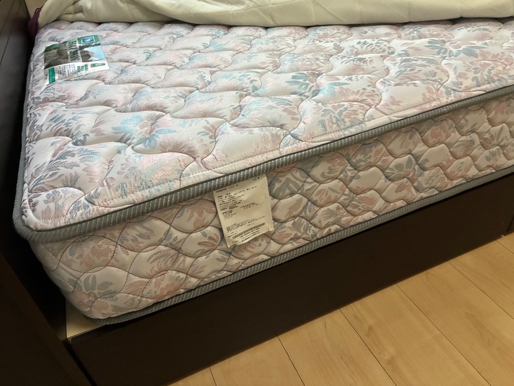 セミダブルベッド(木製)とマットレス（家具・寝具）の商品画像 - 査定依頼日：2025年9月23日 - 最高査定価格：3,000円