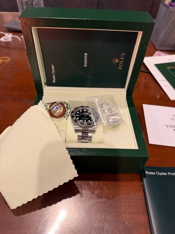 GMTマスター２（高級時計）の商品画像 - 査定依頼日：2026年3月25日 - 最高査定価格：1,850,000円