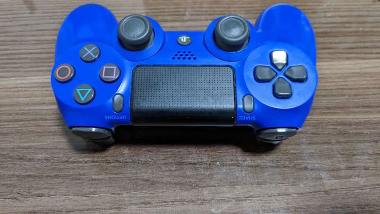 プレイステーション4本体 ジェットブラック (HDD 500GB/CUH-220（ゲーム機本体・ゲームソフト）の商品画像 - 査定依頼日：2023年1月2日 - 最高査定価格：11,500円