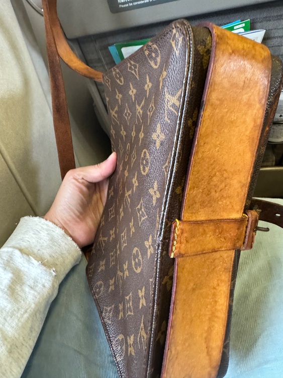 カルトシエール（ブランドバッグ）の商品画像 - 査定依頼日：2025年9月11日 - 最高査定価格：15,000円