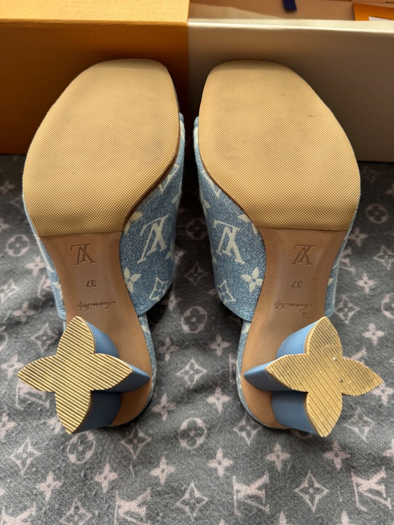 サンダル（古着・ファッション）の商品画像 - 査定依頼日：2025年9月27日 - 最高査定価格：20,000円