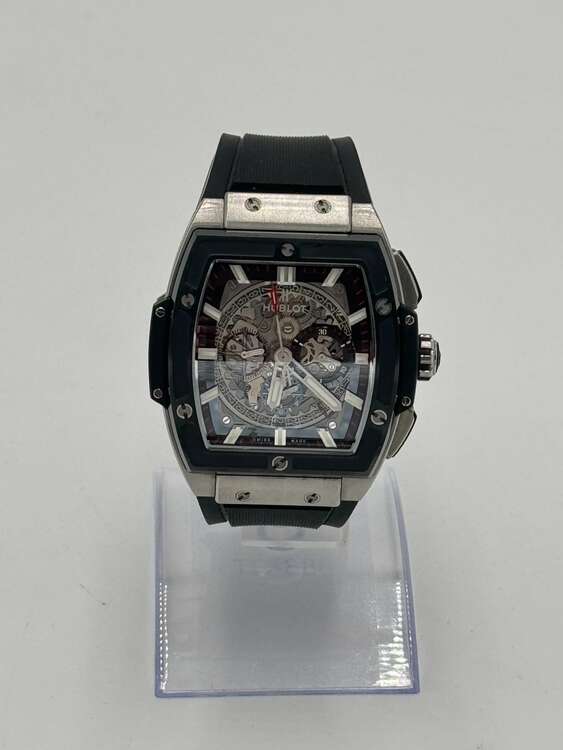 ウブロ ビックバン 601.NM.0173.LR（高級時計）の商品画像 - 査定依頼日：2025年4月16日 - 最高査定価格：1,400,000円