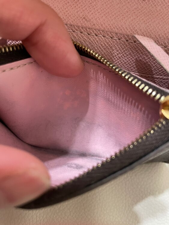 ポルトモネロザリ（ブランド財布・小物）の商品画像 - 査定依頼日：2025年3月16日 - 最高査定価格：14,000円