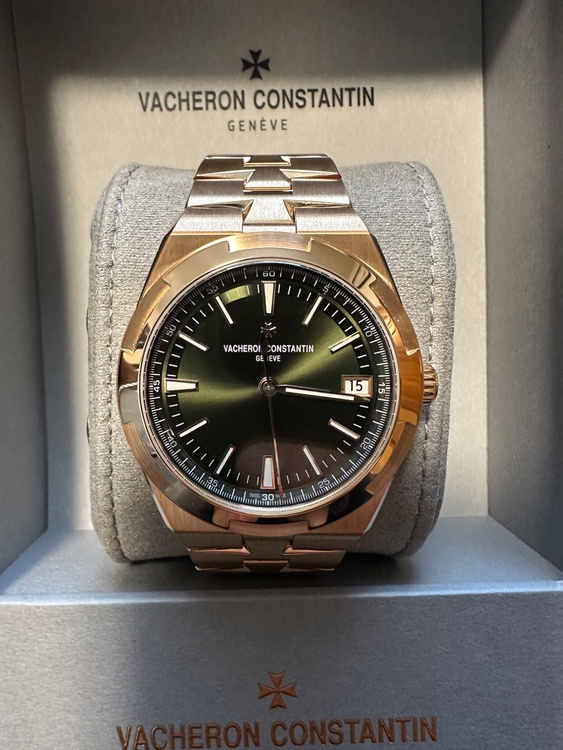 ヴァシュロン コンスタンタン オーヴァーシーズ 4520V/210R-B967 41MM ピンクゴールド（高級時計）の商品画像 - 査定依頼日：2025年12月15日 - 最高査定価格：9,000,000円