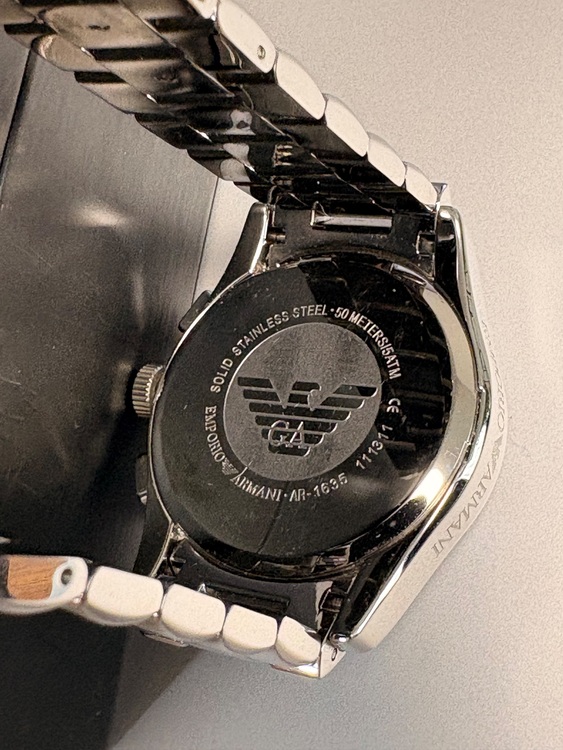 EMPORIO ARMANI エンポリオ アルマーニ（高級時計）の商品画像 - 査定依頼日：2025年9月19日 - 最高査定価格：4,000円