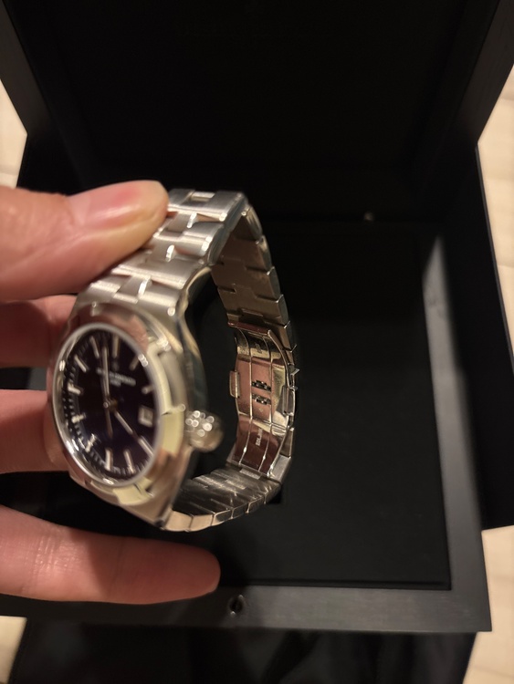 ヴァシュロン コンスタンタン オーヴァーシーズ X46AC980 4600V/200A-B98（高級時計）の商品画像 - 査定依頼日：2026年1月26日 - 最高査定価格：2,850,000円