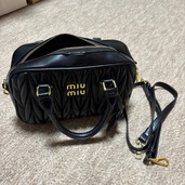 ミュウミュウ  （ブランドバッグ）の商品画像 - 査定依頼日：2025年9月13日 - 最高査定価格：180,000円