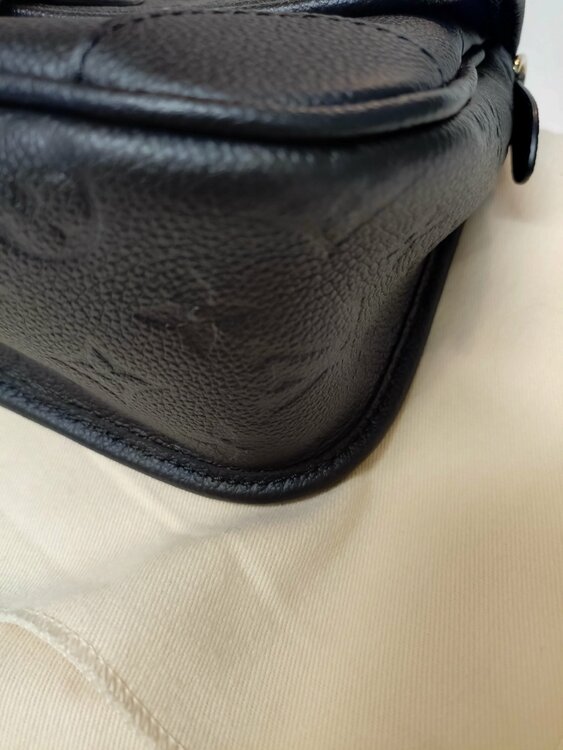 ディアヌ（ブランドバッグ）の商品画像 - 査定依頼日：2026年9月15日 - 最高査定価格：100,000円