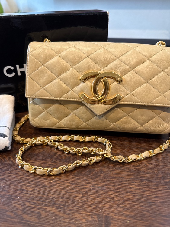 シャネルマトラッセ（ブランドバッグ）の商品画像 - 査定依頼日：2025年8月25日 - 最高査定価格：300,000円