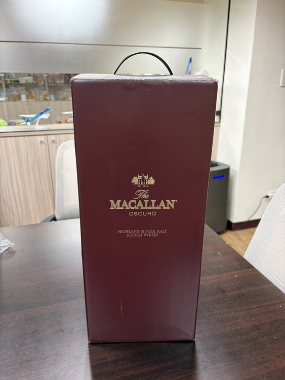 マッカラン　1824コレクション　ゴールドラベル　オスクーロ46.5%700ｍl（お酒）の商品画像 - 査定依頼日：2026年4月30日 - 最高査定価格：120,000円