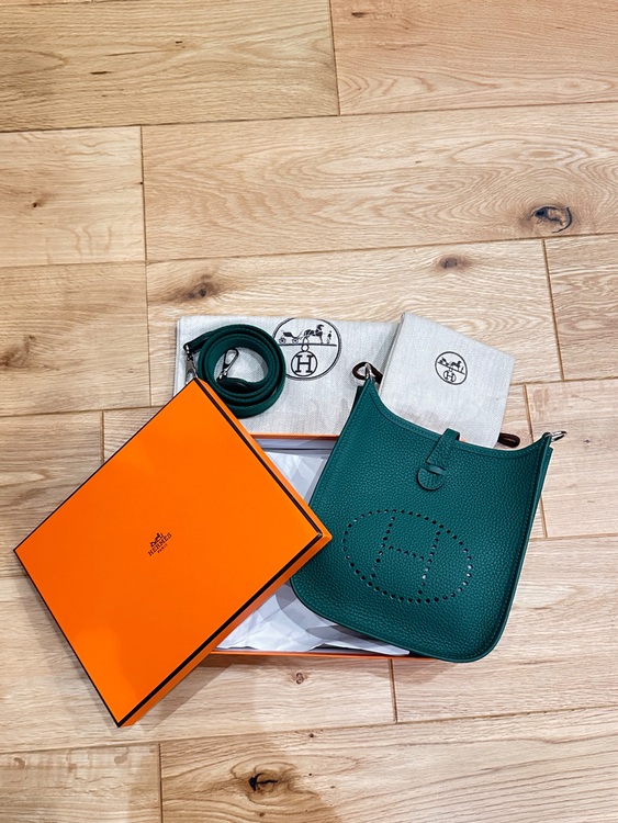 エルメス エブリン （ブランドバッグ）の商品画像 - 査定依頼日：2025年10月18日 - 最高査定価格：340,000円