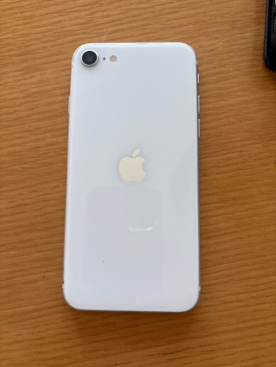 iPhone SE (第 2 世代) 64GB Softbank（スマホ）の商品画像 - 査定依頼日：2026年3月11日 - 最高査定価格：13,000円