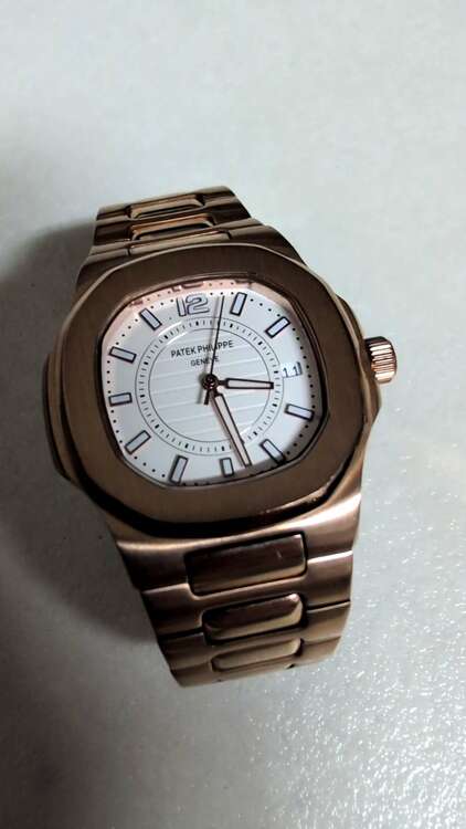 パテックフィリップ ノーチラス （高級時計）の商品画像 - 査定依頼日：2025年4月4日 - 最高査定価格：500,000円