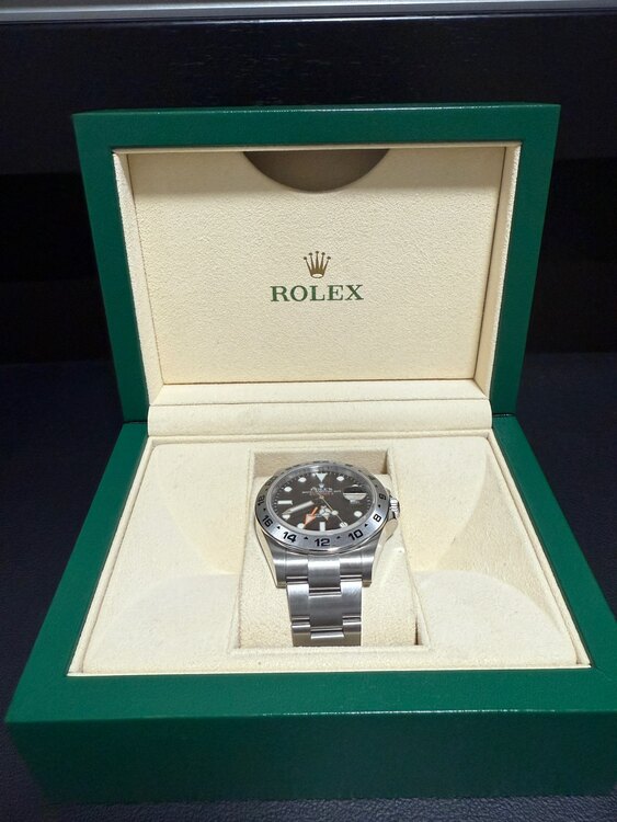 ロレックス エクスプローラー 216570（高級時計）の商品画像 - 査定依頼日：2025年5月28日 - 最高査定価格：1,200,000円