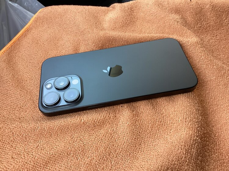 iPhone15Pro Max（スマホ）の商品画像 - 査定依頼日：2025年5月3日 - 最高査定価格：111,000円