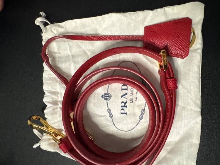 ガレリア ミディアム（ブランドバッグ）の商品画像 - 査定依頼日：2025年1月19日 - 最高査定価格：80,000円