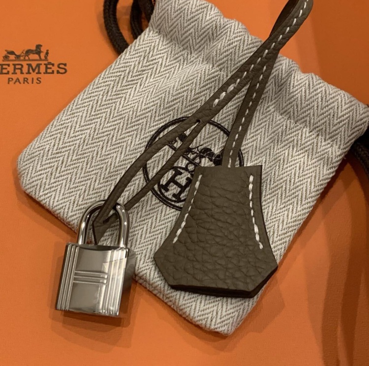 25 トゴ ノワール K刻印 シルバー金具（ブランドバッグ）の商品画像 - 査定依頼日：2025年9月12日 - 最高査定価格：3,200,000円