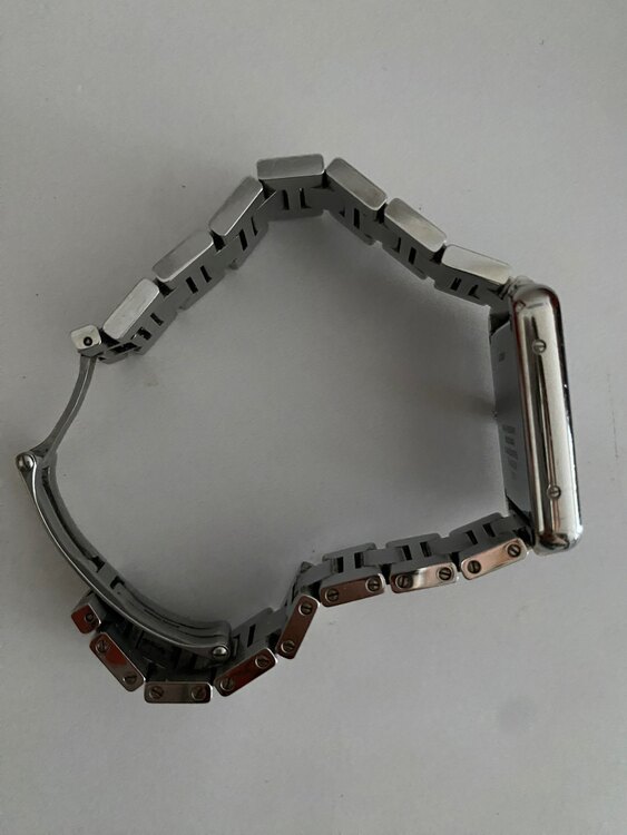 カルティエ タンク W5200013 ソロ　S（高級時計）の商品画像 - 査定依頼日：2025年3月16日 - 最高査定価格：300,000円