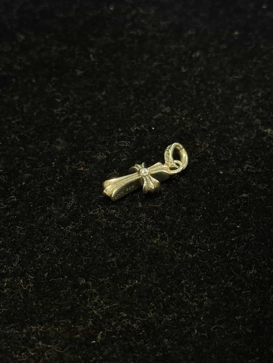 ベイビーファットクロスチャーム（古着・ファッション）の商品画像 - 査定依頼日：2026年3月27日 - 最高査定価格：170,000円