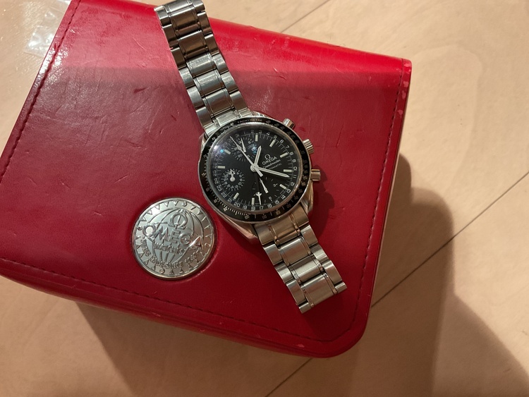 3520.50 スピードマスターマーク40トリプルカレンダー（高級時計）の商品画像 - 査定依頼日：2026年2月3日 - 最高査定価格：305,000円