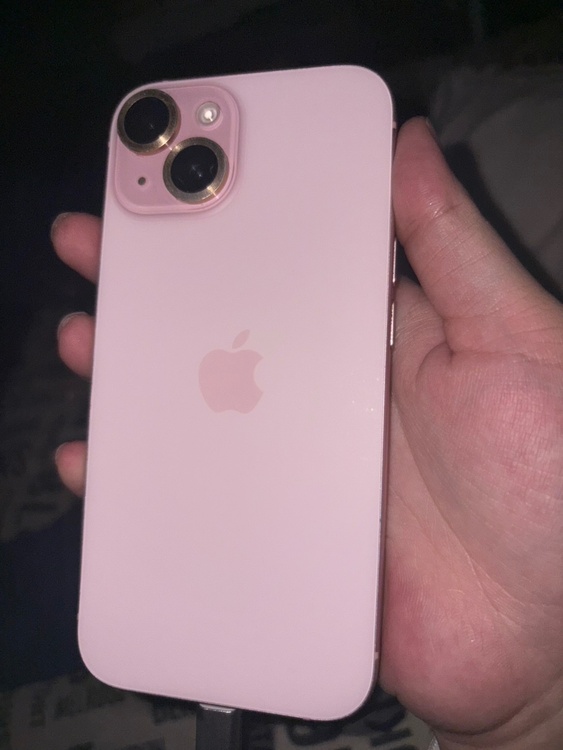 iPhone iPhone 15 256GB au（スマホ）の商品画像 - 査定依頼日：2026年6月14日 - 最高査定価格：60,000円