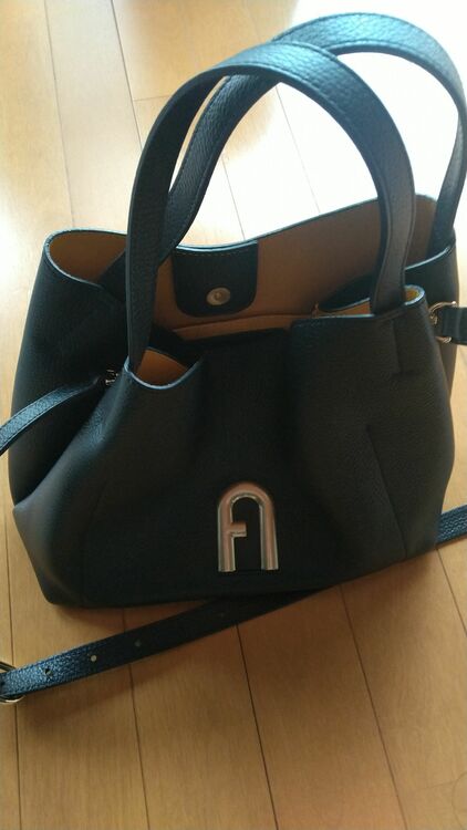 ショルダーバッグ（ブランドバッグ）の商品画像 - 査定依頼日：2025年9月25日 - 最高査定価格：10,000円