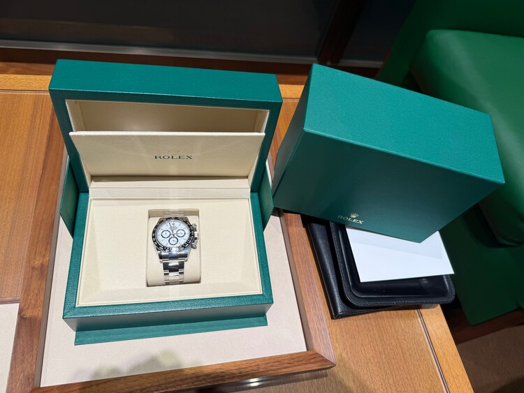 ロレックス デイトナ 126500Ln（高級時計）の商品画像 - 査定依頼日：2025年4月17日 - 最高査定価格：4,650,000円