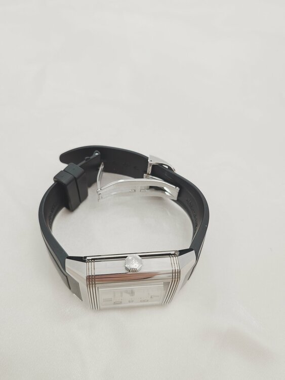 レベルソ スクアドラ ホームタイム 230.8.77 （高級時計）の商品画像 - 査定依頼日：2026年2月22日 - 最高査定価格：650,000円