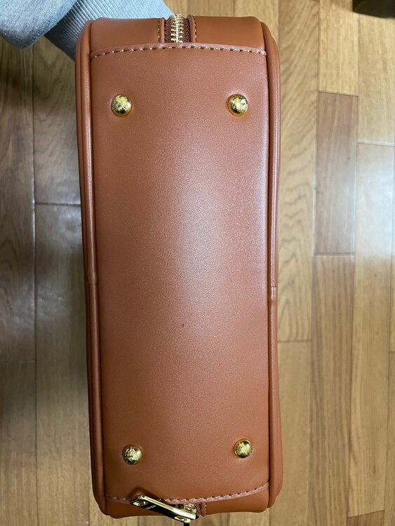 ミュウミュウ  （ブランドバッグ）の商品画像 - 査定依頼日：2025年3月2日 - 最高査定価格：250,000円