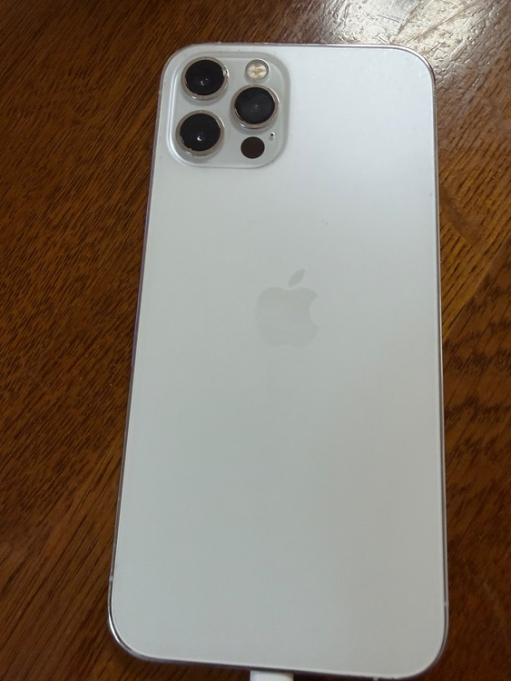 iPhone iPhone 12 Pro 256GB au（スマホ）の商品画像 - 査定依頼日：2026年5月26日 - 最高査定価格：31,000円