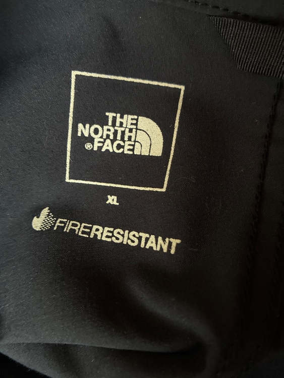 THE NORTH FACE ファイヤーフライキャノピーシャツ（アウトドア用品）の商品画像 - 査定依頼日：2026年5月3日 - 最高査定価格：2,000円