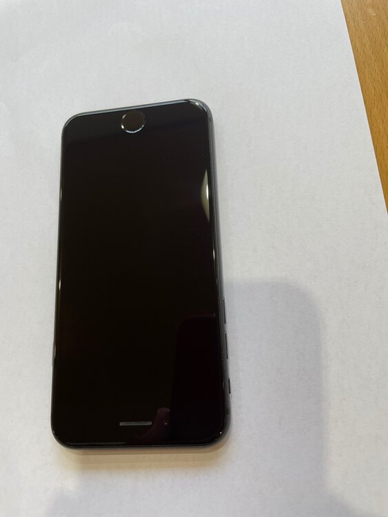 スペースグレイ（スマホ）の商品画像 - 査定依頼日：2025年4月7日 - 最高査定価格：7,000円