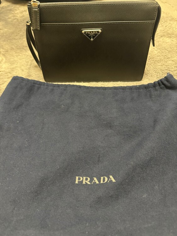 プラダ  （ブランドバッグ）の商品画像 - 査定依頼日：2025年1月24日 - 最高査定価格：70,000円