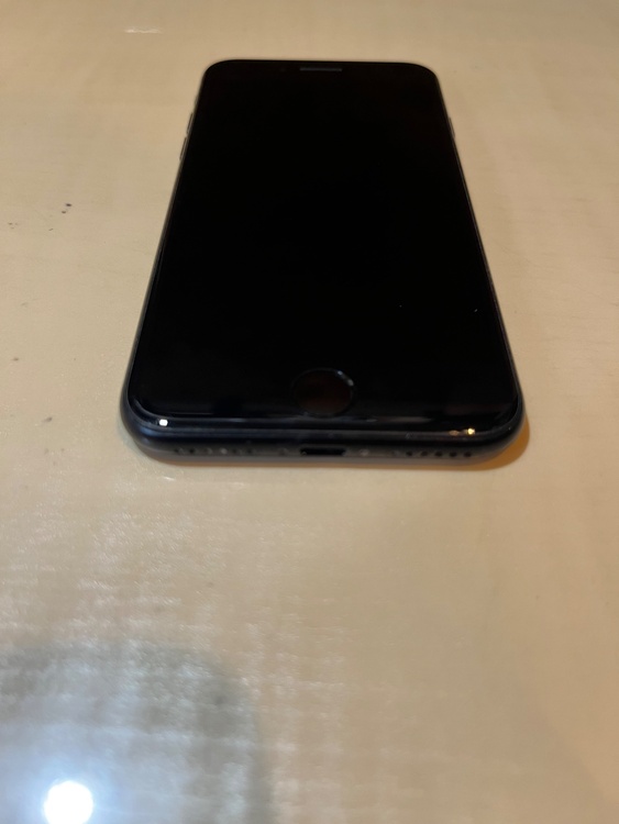iPhone SE2 128GB ブラック（スマホ）の商品画像 - 査定依頼日：2026年8月20日 - 最高査定価格：9,000円