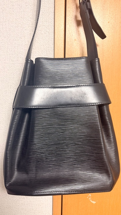 ルイヴィトン エピ （ブランドバッグ）の商品画像 - 査定依頼日：2025年11月2日 - 最高査定価格：65,000円