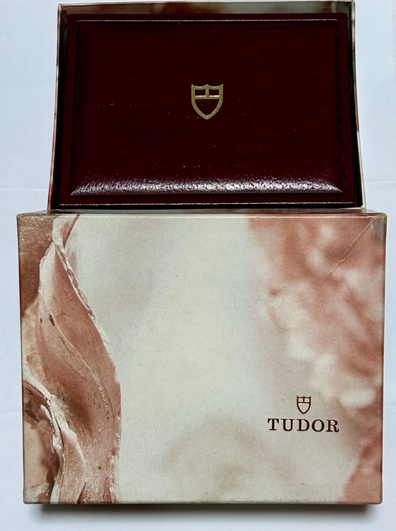 チューダー その他 7926（高級時計）の商品画像 - 査定依頼日：2025年8月15日 - 最高査定価格：540,000円