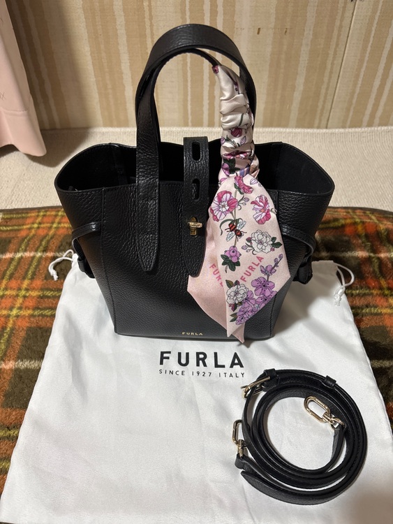 フルラ トートバッグ BASRFUA HSF000 （ブランドバッグ）の商品画像 - 査定依頼日：2025年11月2日 - 最高査定価格：5,000円