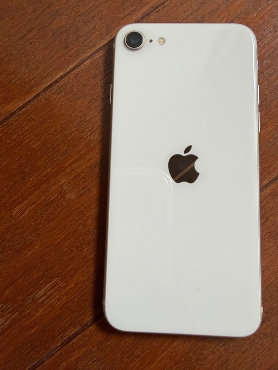 iPhone SE（スマホ）の商品画像 - 査定依頼日：2026年9月6日 - 最高査定価格：11,000円