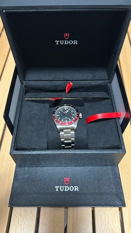 ブラックベイGMT（高級時計）の商品画像 - 査定依頼日：2025年3月26日 - 最高査定価格：400,000円