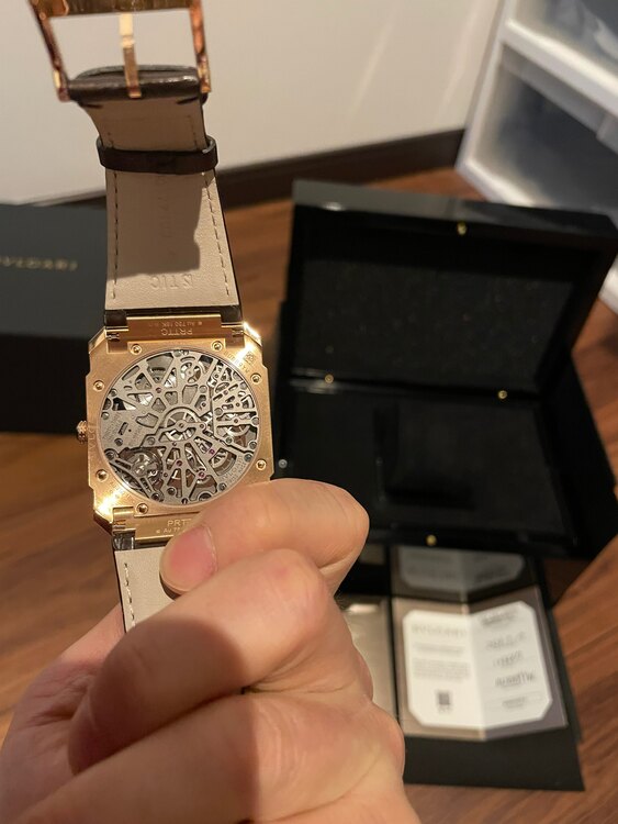 ブルガリ オクト 103667（高級時計）の商品画像 - 査定依頼日：2025年4月29日 - 最高査定価格：3,400,000円