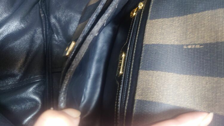 フェンディ  （ブランドバッグ）の商品画像 - 査定依頼日：2025年6月2日 - 最高査定価格：5,000円