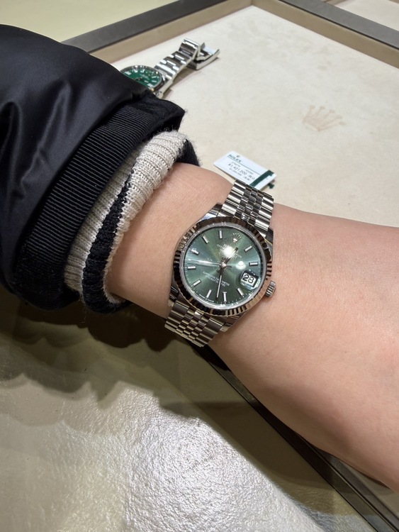 ロレックス デイトジャスト 27827（高級時計）の商品画像 - 査定依頼日：2026年1月25日 - 最高査定価格：2,000,000円